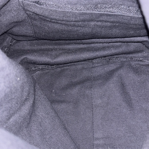 Black & Red Embroidered Women's Shoulder Bag One Zip Pocket Inside Light Weight - Picture 8 of 8